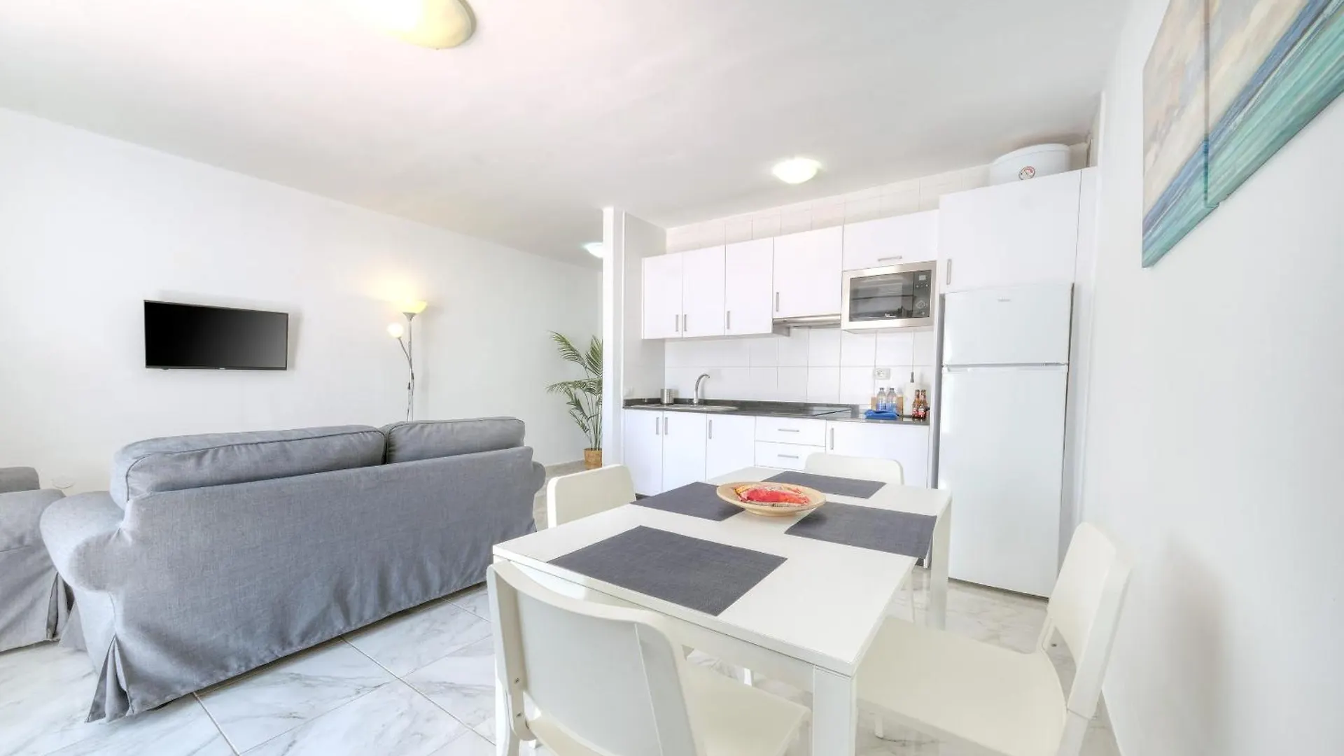 Apartamento Sun&Sea - 30 M From The Beach Puerto del Carmen  0*, Puerto del Carmen (Lanzarote)
